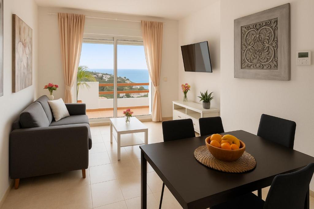 Wohnzimmer des Penthouse-Apartments mit Meerblick